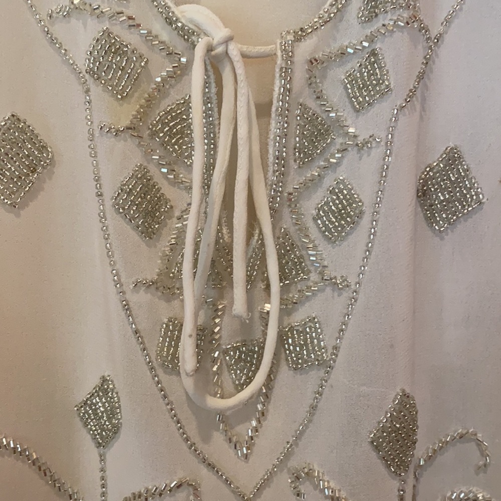 Beautiful beaded sleeveless blouse - Picture 2 of 4